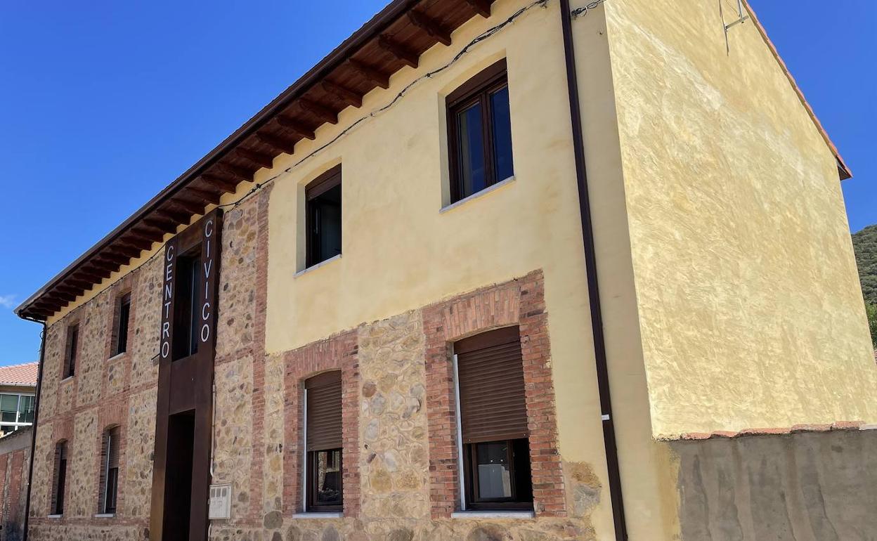 Las antiguas escuelas de La Seca, en Cuadros, renacen como Centro Cívico. 