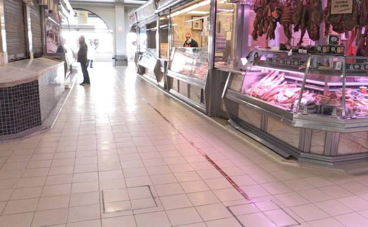 Interior del Mercado del Conde Luna.