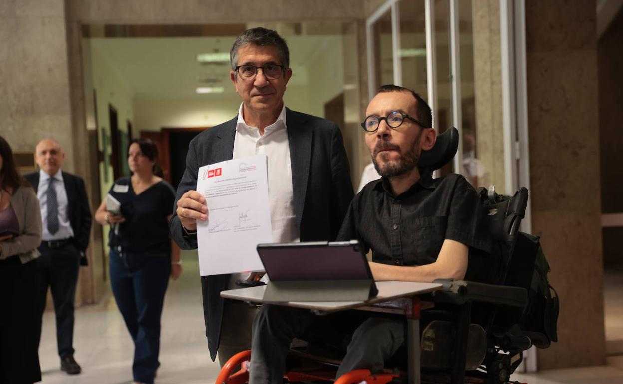 Patxi López y Pablo Echenique, este jueves en el Congreso. 