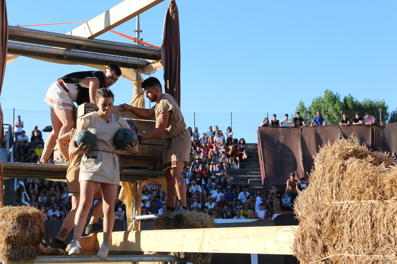 Lucha entre Astures y Romanos en el Anfiteatro de Asturica Augusta. 