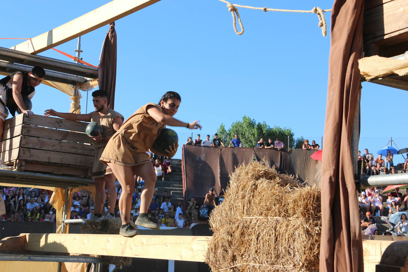 Lucha entre Astures y Romanos en el Anfiteatro de Asturica Augusta. 