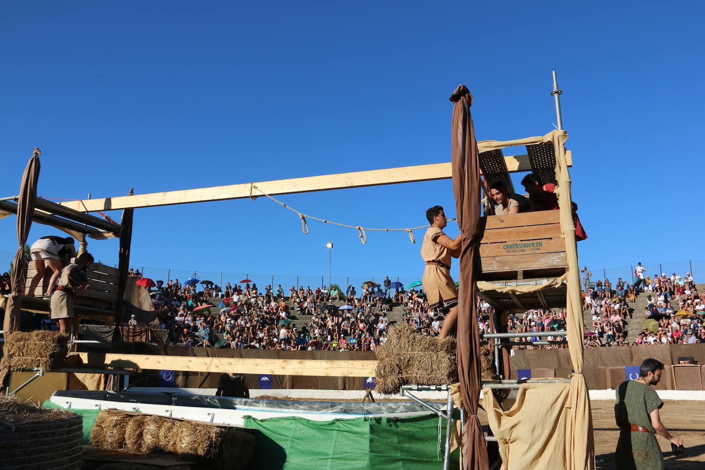 Lucha entre Astures y Romanos en el Anfiteatro de Asturica Augusta. 