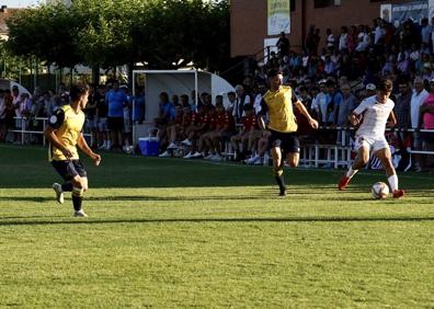 Imagen secundaria 1 - La Cultural reparte minutos con el Júpiter en el estreno goleador de Medina