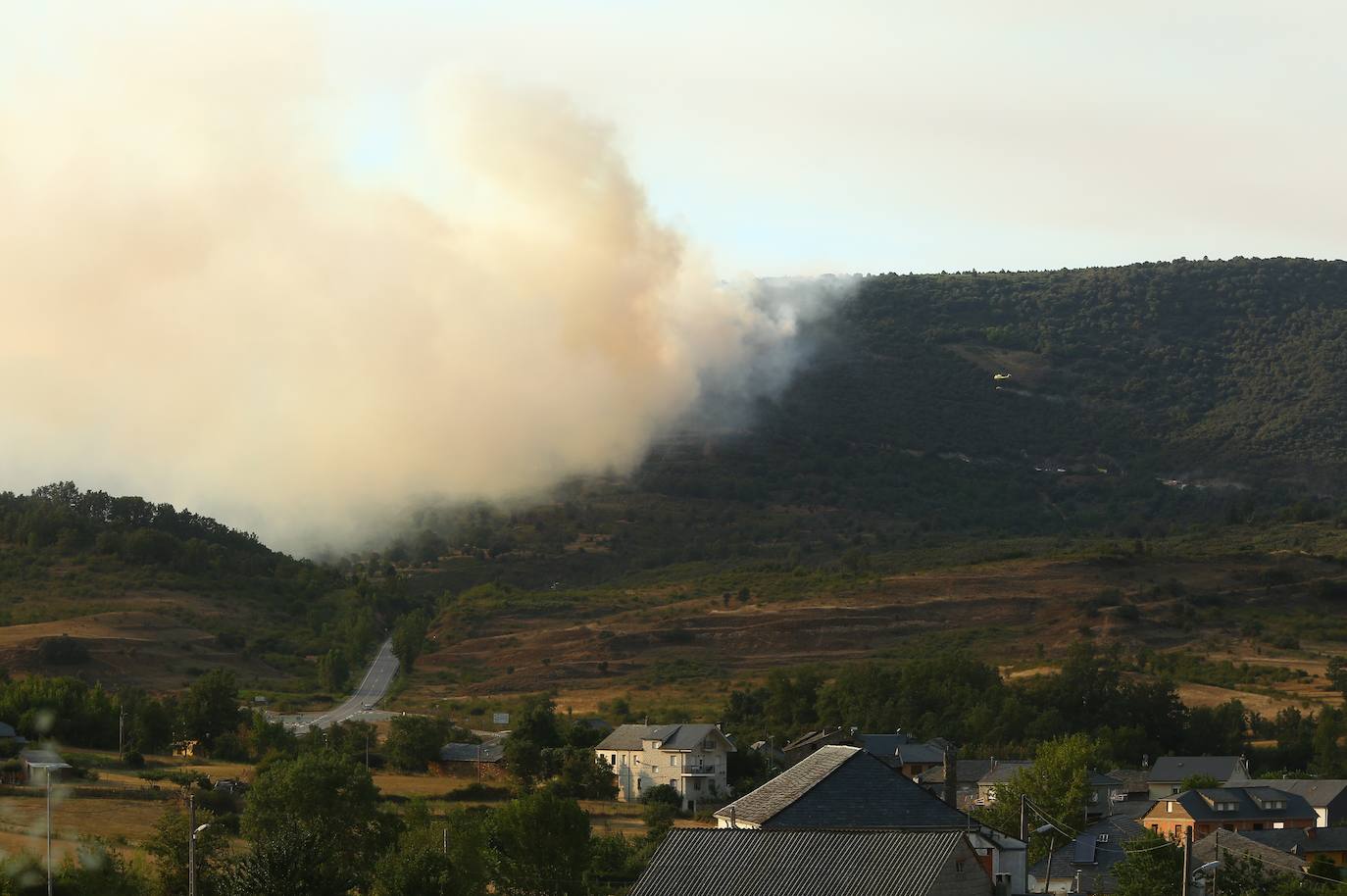 Fotos: Incendio forestal en Fabero 
