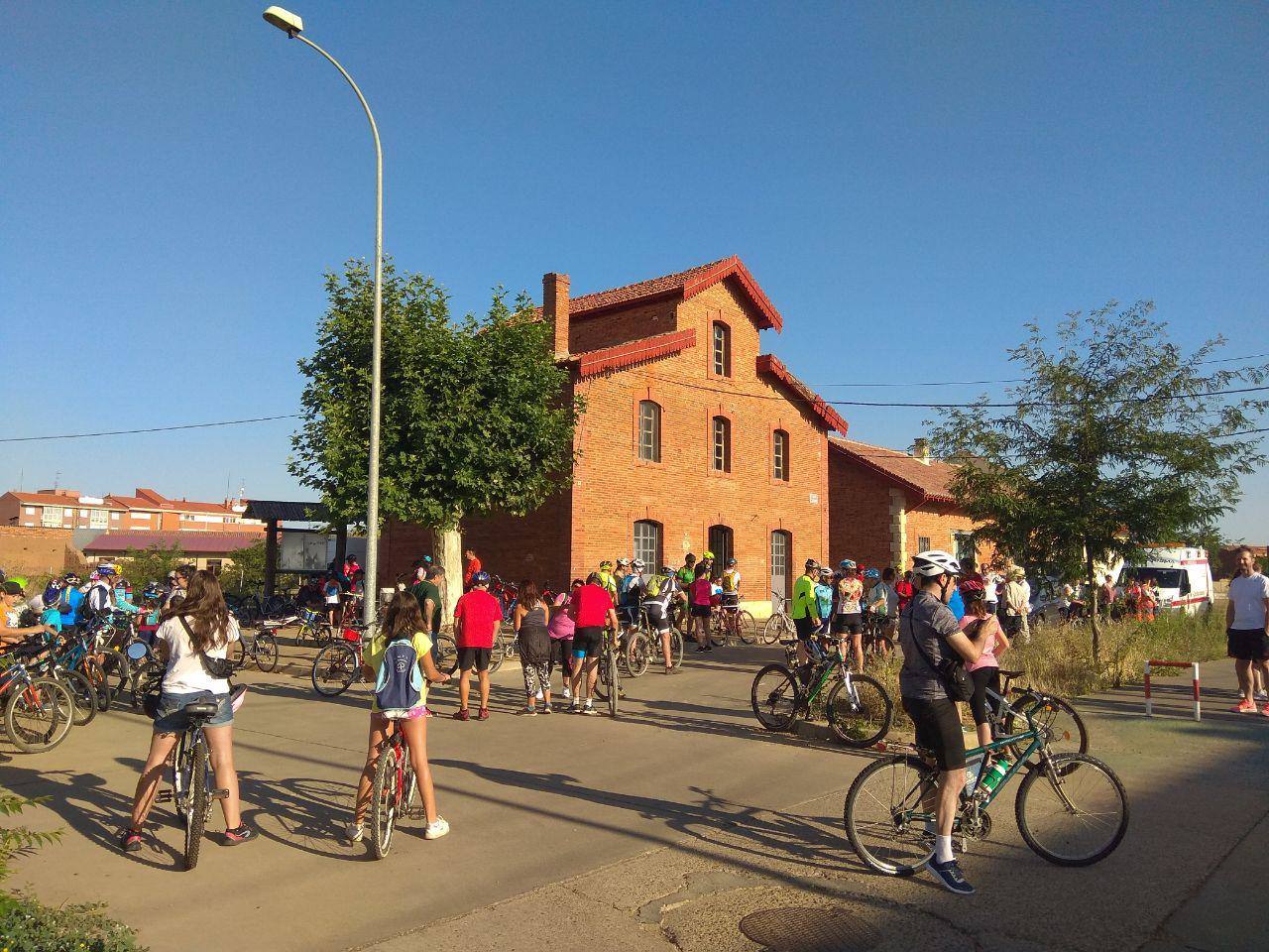 Imágenes de anteriores ediciones de la marcha en bicicleta por la Vía Verde del Esla