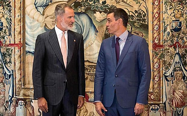 El Rey recibió este martes a Sánchez en el Palacio de la Almudaina en Palma, horas antes de que el presidente inicie sus vacaciones en Lanzarote.