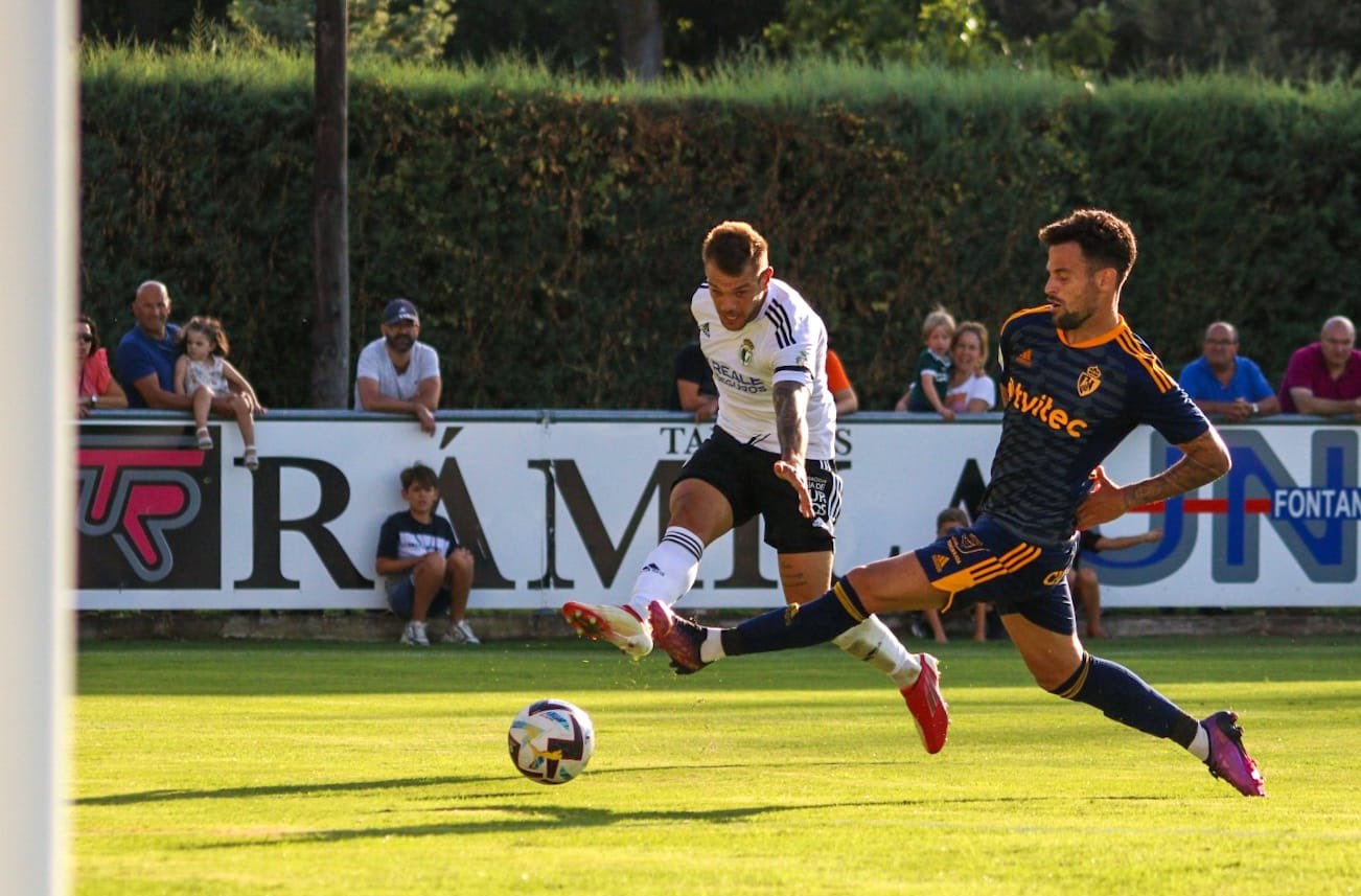 Los bercianos se medían ante el Burgos en Villarcayo en el último choque antes del inicio liguero