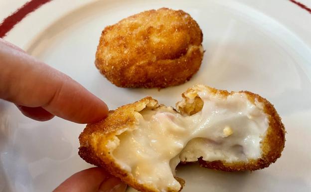 Las insuperables croquetas semilíquidas de doña Aña, en Bodega Regia.