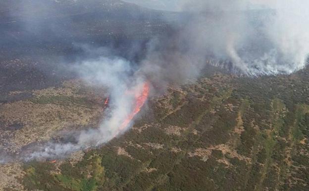 La Pola de Gordón se suma a Boca de Huérgano como incendios activos en la provincia