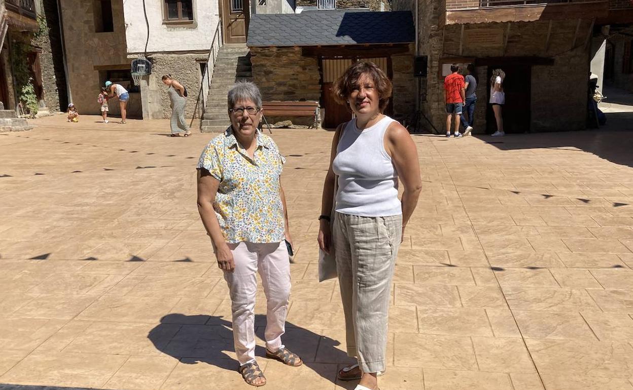 Celerina Alonso, alcaldesa de Bouzas, y Cristina López Voces.