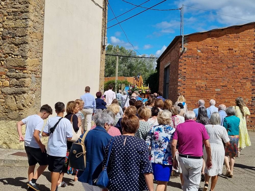 Ambas localidades viven sus días de fiesta con devoción y celebran misas y procesiones en honor a San Roque 