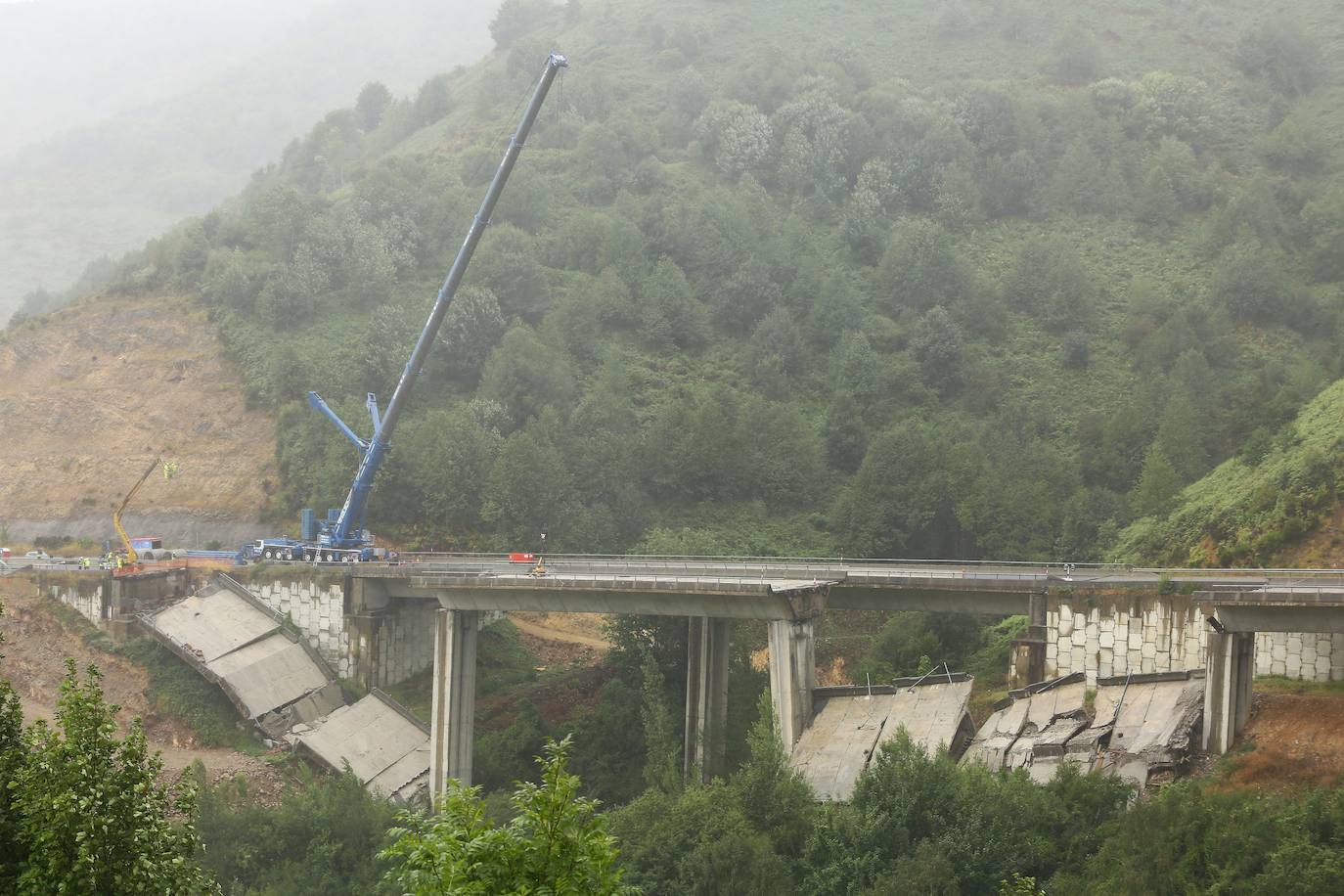 Desmantelamiento del vano del viaducto de Castro.