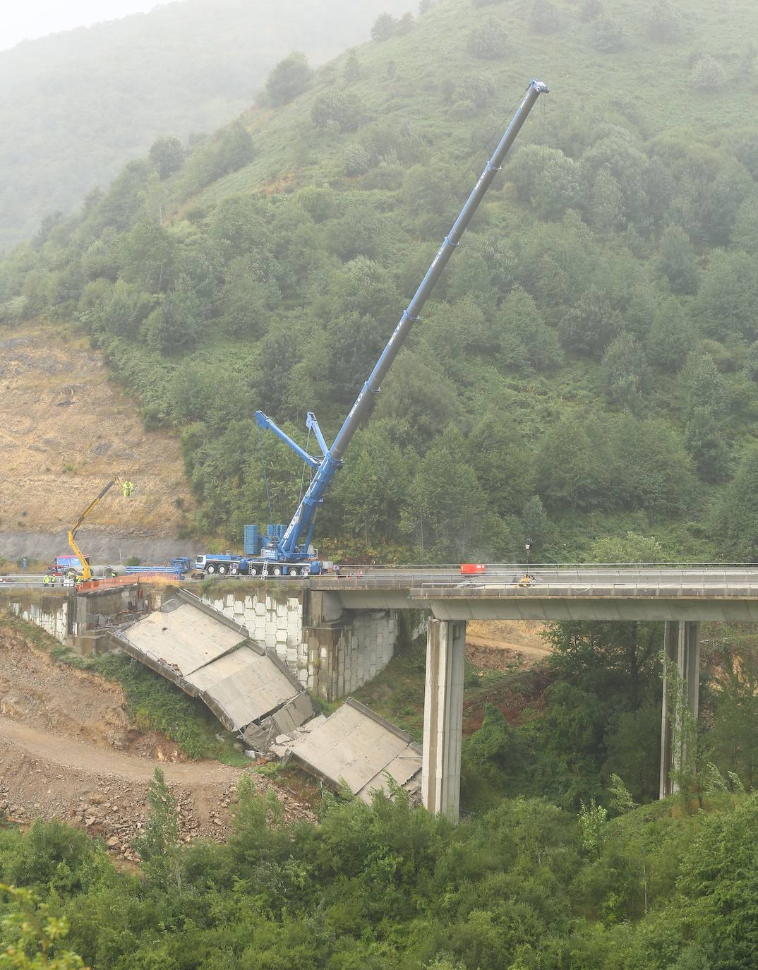 Desmantelamiento del vano del viaducto de Castro.