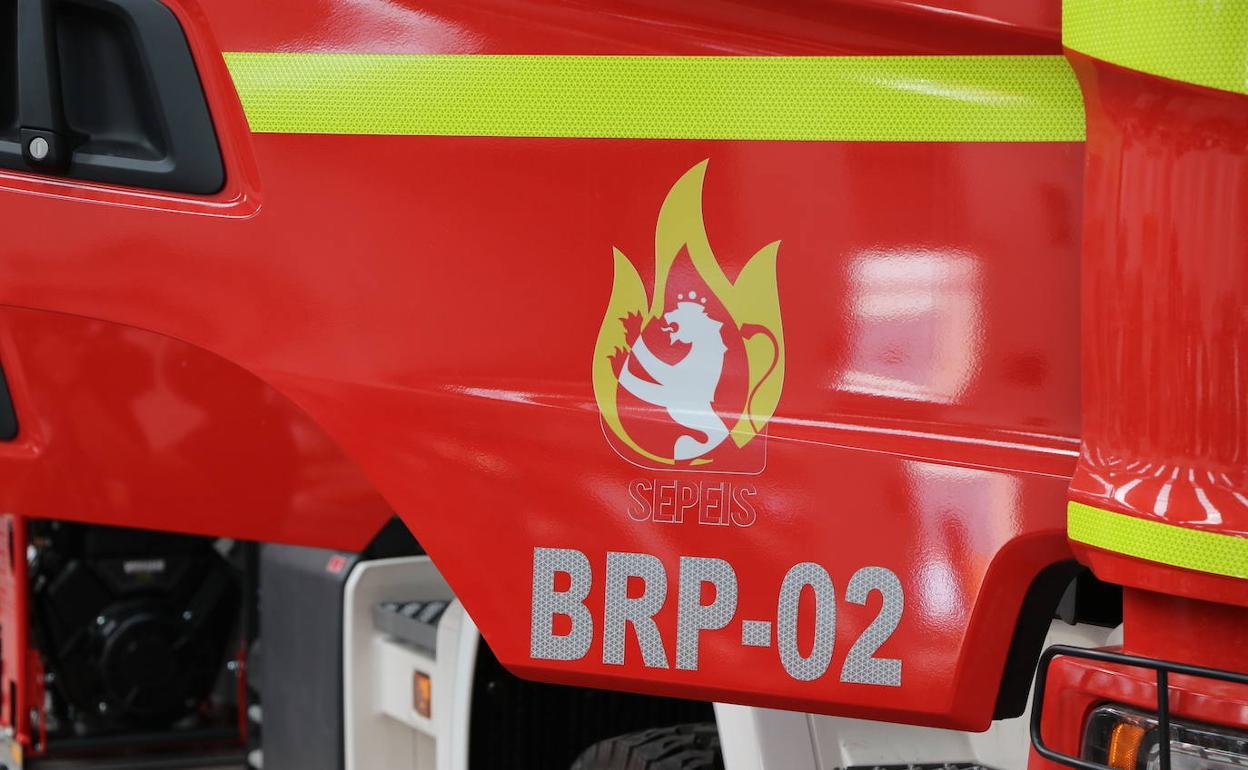 Imagen de los equipos de extinción de incendios de la Diputación de León, parados desde hace más de dos años a la espera de poder contar con los parques provinciales. 