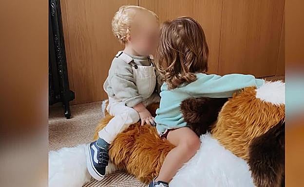 Ahora el matrimonio se encuentra muy bien acompañado con la visita de unos grandes amigos, la influencer Marta Oria y Haryán Rodríguez. 