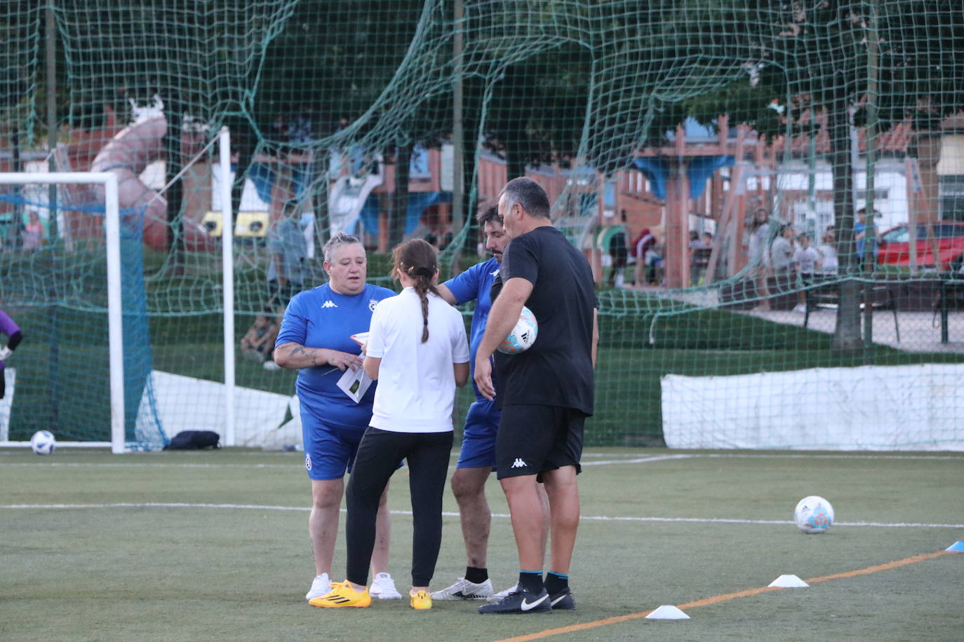 Imágenes del primer entrenamiento de la Cultural Femenina