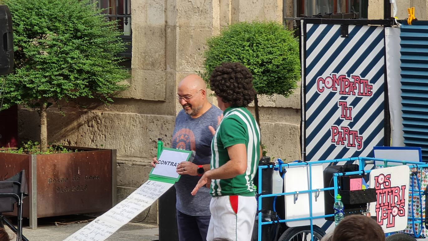 Cuando el circo vuelve al camino: Concedeclown, una pareja tremenda en León capital. El centro de la ciudad acoge un nuevo ciclo de 'Circo en el Camino' con ocho espectáculos de humor, fantasía y acrobacias que hacen las delicias a pie de calle. 'Los titirilelos', de la mano de Concedeclown, reestrenan esta cita urbana con enorme acogida. 