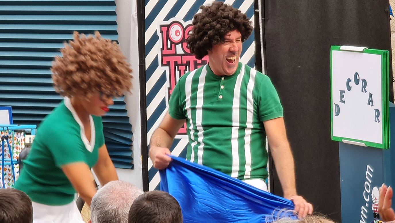 Cuando el circo vuelve al camino: Concedeclown, una pareja tremenda en León capital. El centro de la ciudad acoge un nuevo ciclo de 'Circo en el Camino' con ocho espectáculos de humor, fantasía y acrobacias que hacen las delicias a pie de calle. 'Los titirilelos', de la mano de Concedeclown, reestrenan esta cita urbana con enorme acogida. 