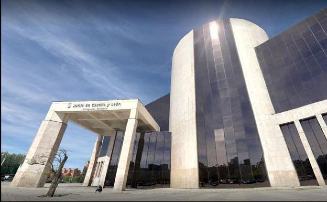 Imagen del edificio de la Junta de Castilla y León en la ciudad leonesa. 