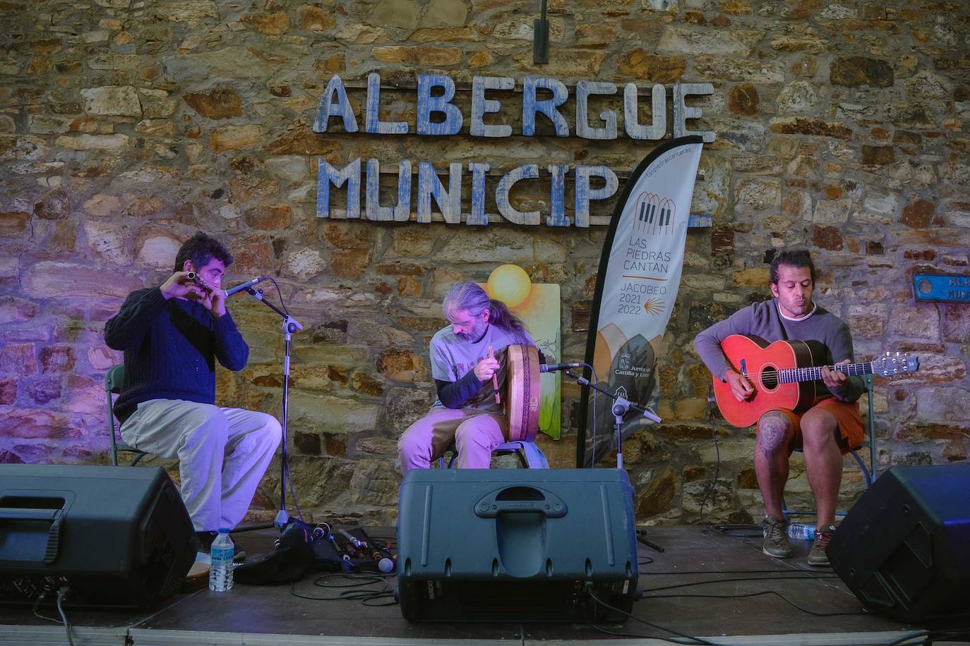 El grupo leonés Cecina Folk Trío.