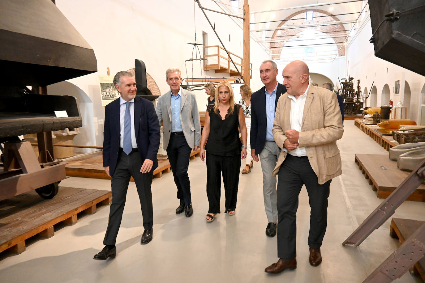 Jesus Julio Carnero junto a los delegados territoriales de la Junta.