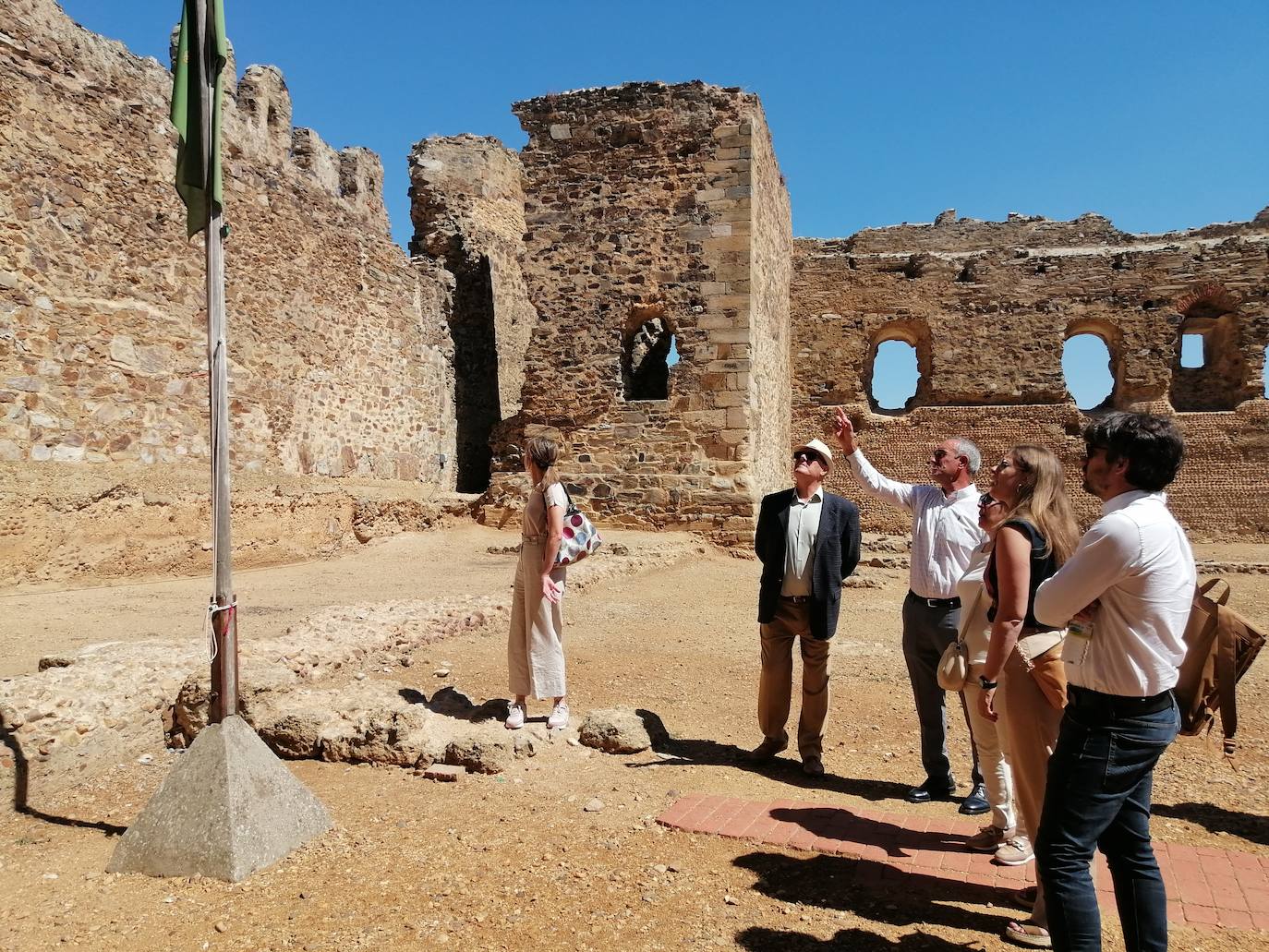 Imágenes de la reunión de la Comisión de Patrimonio durante la jornada de este martes. 