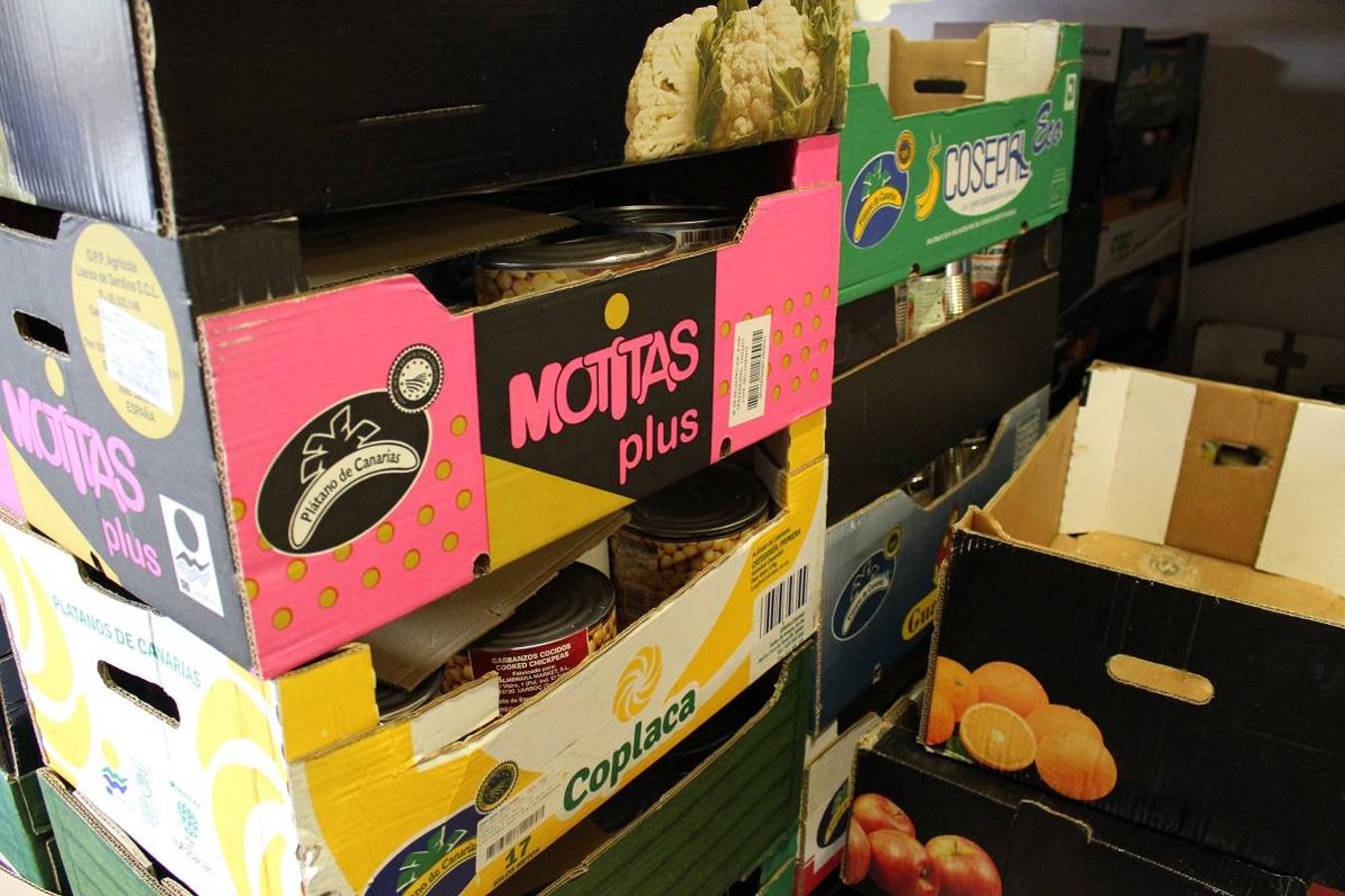 Productos en el almacén del Banco de Alimentos de León