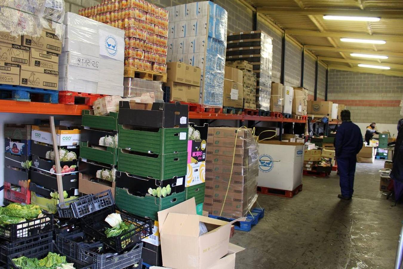 Productos en el almacén del Banco de Alimentos de León