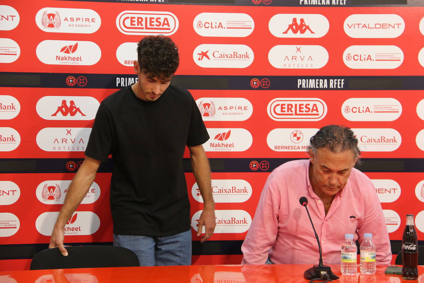 El futbolista leonés ha encontrado destino y saldrá del equipo capitalino tras un verano en el que se ha rumoreado mucho con su salida, que se va a un equipo de la misma categoría. La cláusula de rescisión del jugador leonés deja en la Cultural cerca de 200.000 euros. 