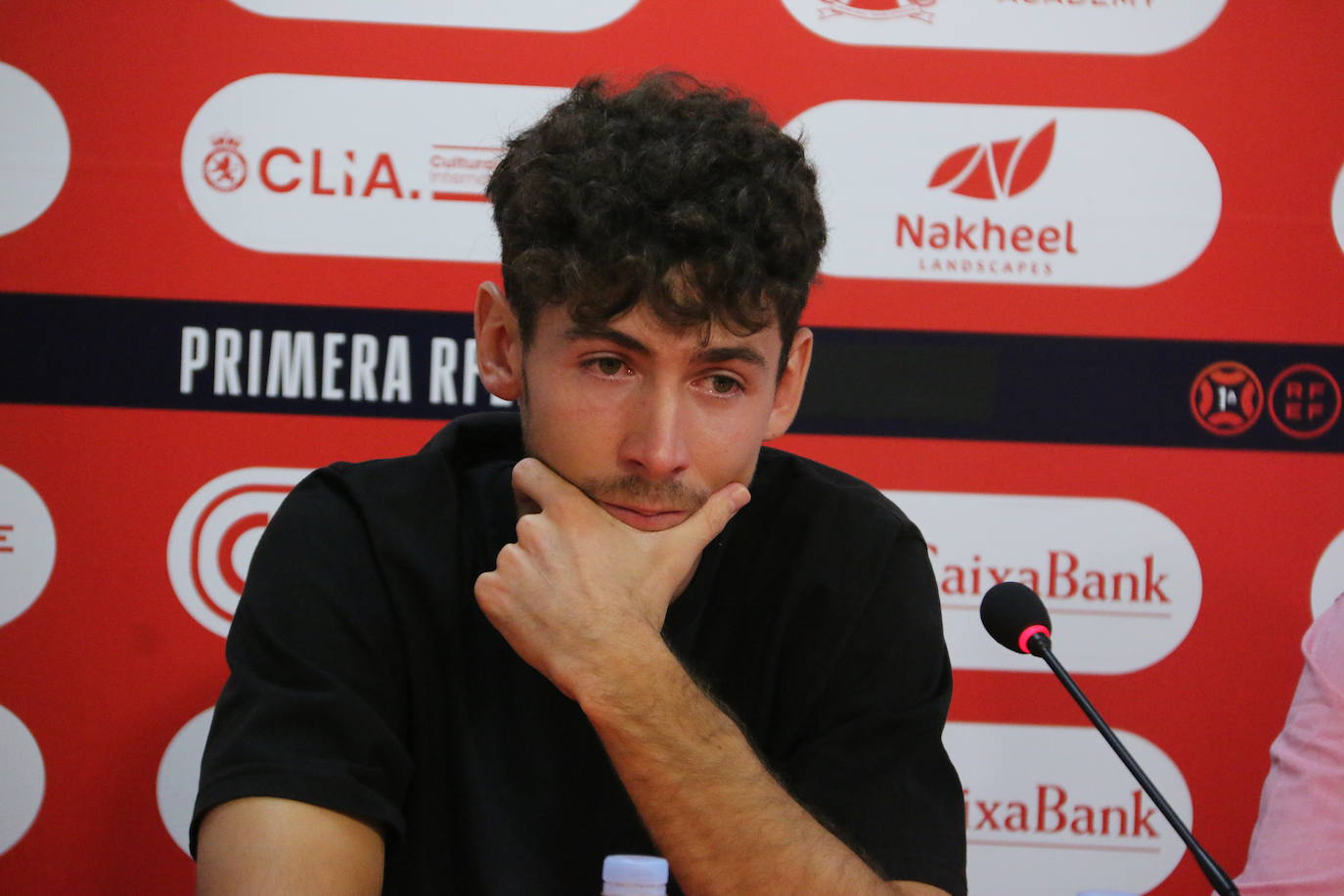 El futbolista leonés ha encontrado destino y saldrá del equipo capitalino tras un verano en el que se ha rumoreado mucho con su salida, que se va a un equipo de la misma categoría. La cláusula de rescisión del jugador leonés deja en la Cultural cerca de 200.000 euros. 