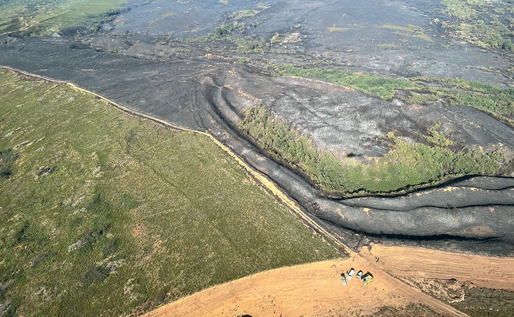 Imagen del área quemada a primera hora de este jueves. La fotografía fue tomada por los efectivos de Brif Tabuyo en su vuelo de reconocimiento previo a la intervención en la zona. 