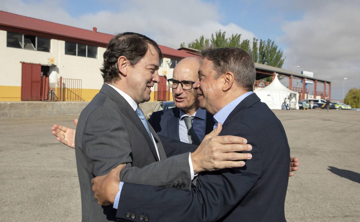 El presidente de la Junta de Castilla y León, Fernández Mañueco, acompañado del ministro de agricultura, pesca y alimentación, Luis Planas y del presidente de la Diputación de Salamanca, Javier Iglesias inaugura la Feria del Sector Agropecuario Salamaq 2022 y la 33 Exposición Internacional de Ganado Puro. 