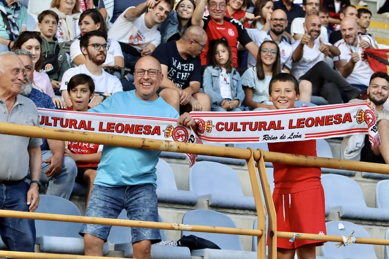 La Cultural disputa un histórico encuentro en el Reino de León ante la selección de Catar. Gran abiente en un duelo entre dos equipos con miras diferentes pero con mucho en común. 