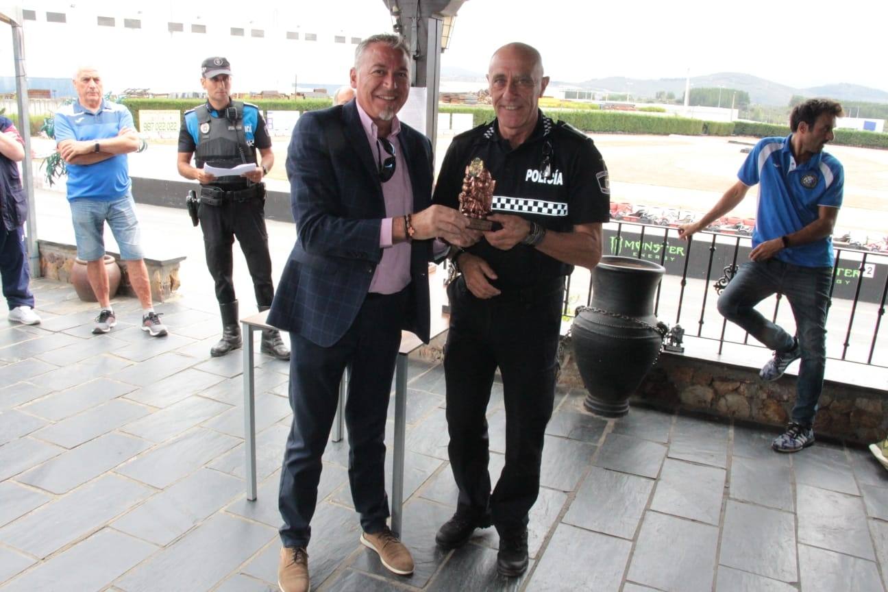 XXI Campeonato de Tiro con Arma Blanca que se celebró este lunes en las instalaciones del club de tiro del polígono de Cabañas Raras.