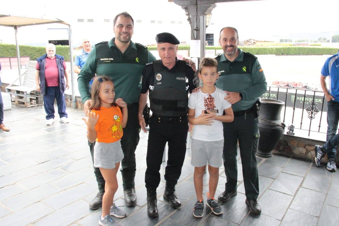 XXI Campeonato de Tiro con Arma Blanca que se celebró este lunes en las instalaciones del club de tiro del polígono de Cabañas Raras.