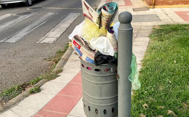El PP de San Andrés denuncia basura acumulada en las calles del barrio.