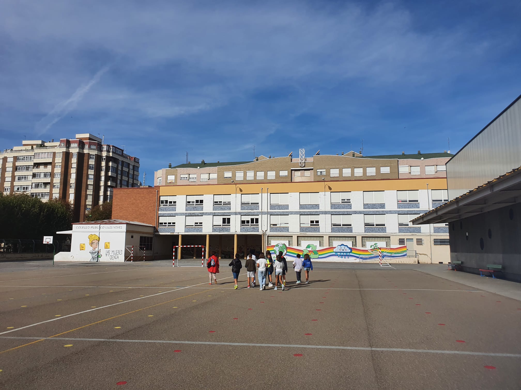 El curso escolar abre sus puertas con la novedad de la educación gratuita de dos a tres años. En León la cifra de nuevos alumnos en esa franja de edad alcanza los 1. 352 en total. 57.499 alumnos forman la 'familia educativa' de la provincia. 