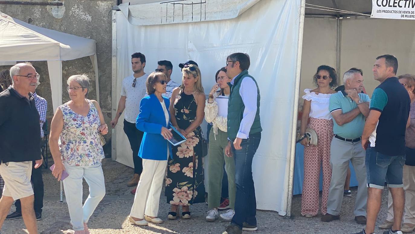 La localidad leonesa celebra las Fiestas del Cristo donde la feria ganadera, la artesanía y los pendones toman el protagonismo