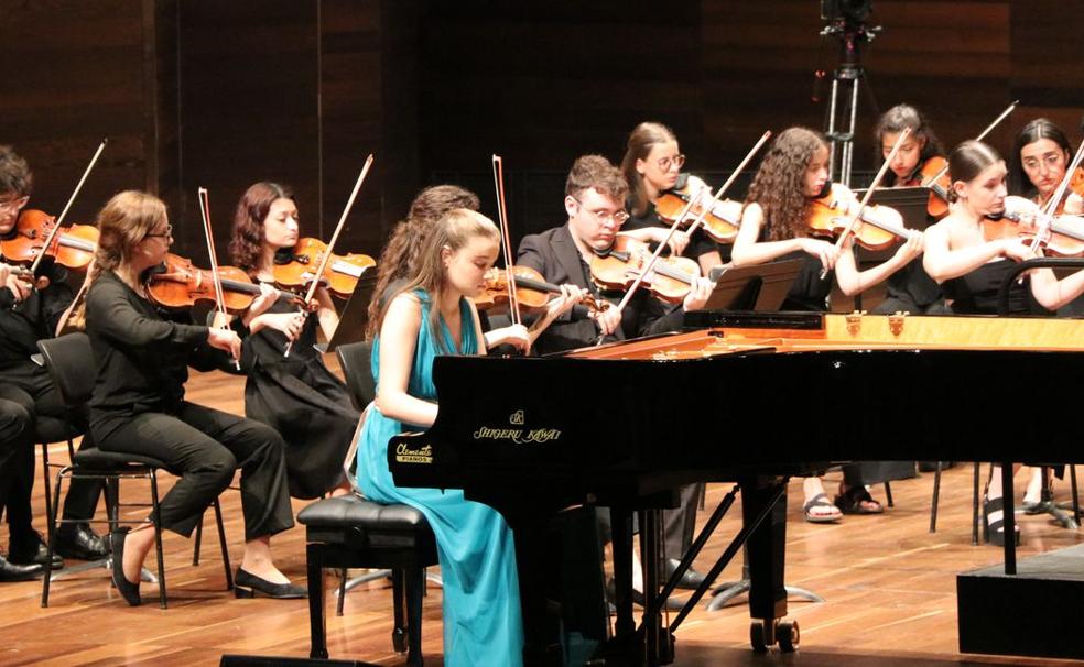 Un momento del concierto de clausura del XVIII Curso para pianistas, directores y JOL.