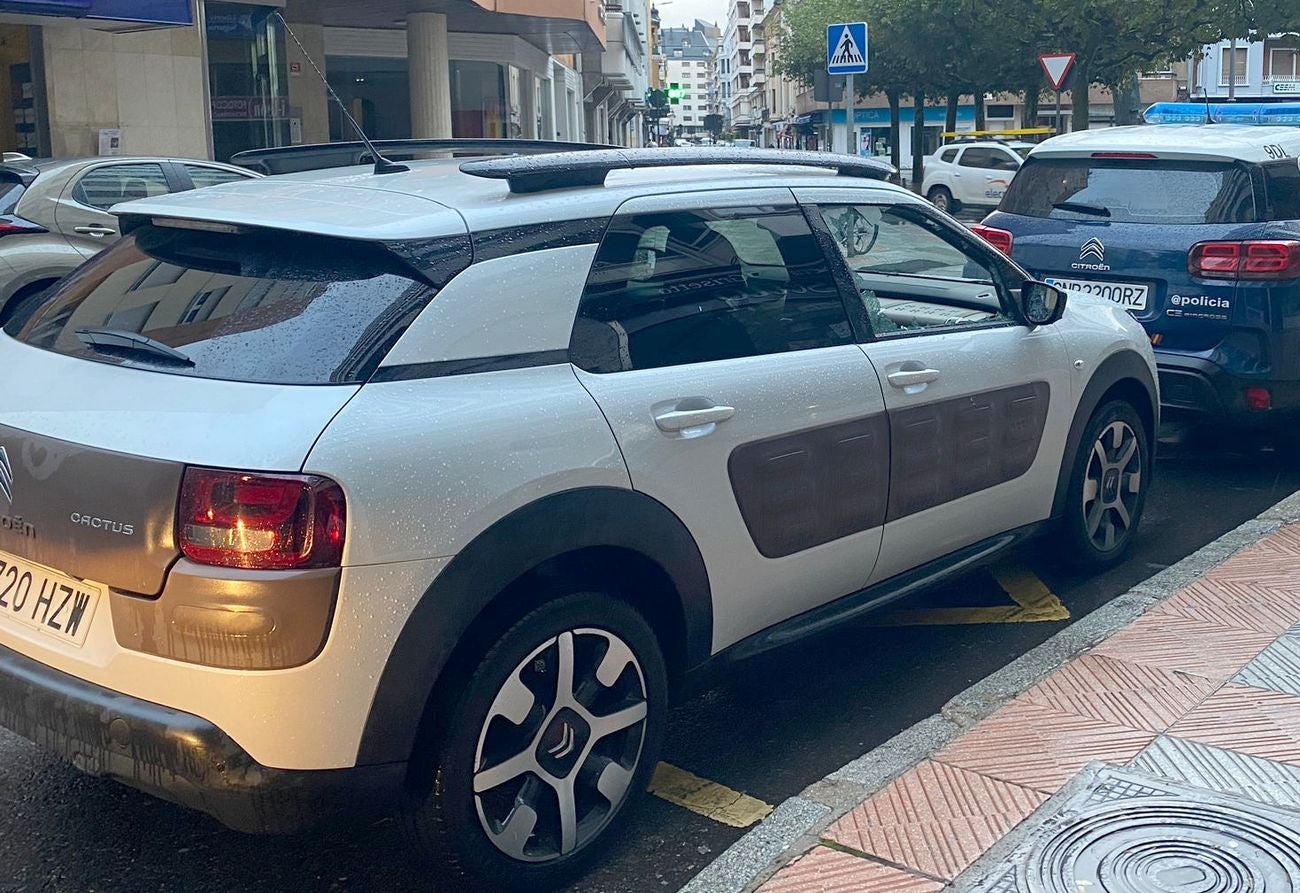 Investigan daños causados en más de una veintena de vehículos en el barrio de San Mamés de León capital. Los daños fueron provocados de madrugada en los vehículos siendo principalmente visibles en la rotura de ventanillas. 