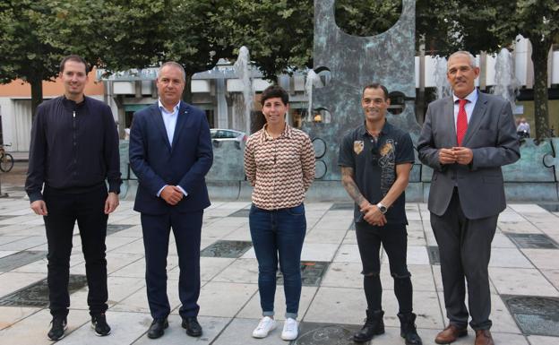 Galería. Presentación del FID con una foto de familia en la plaza de las Cortes.