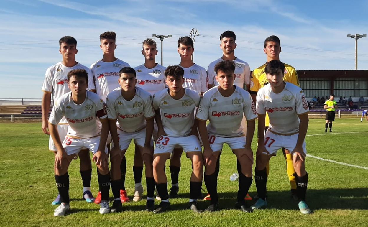 Once inicial del Júpiter Leonés ante el Becerril.