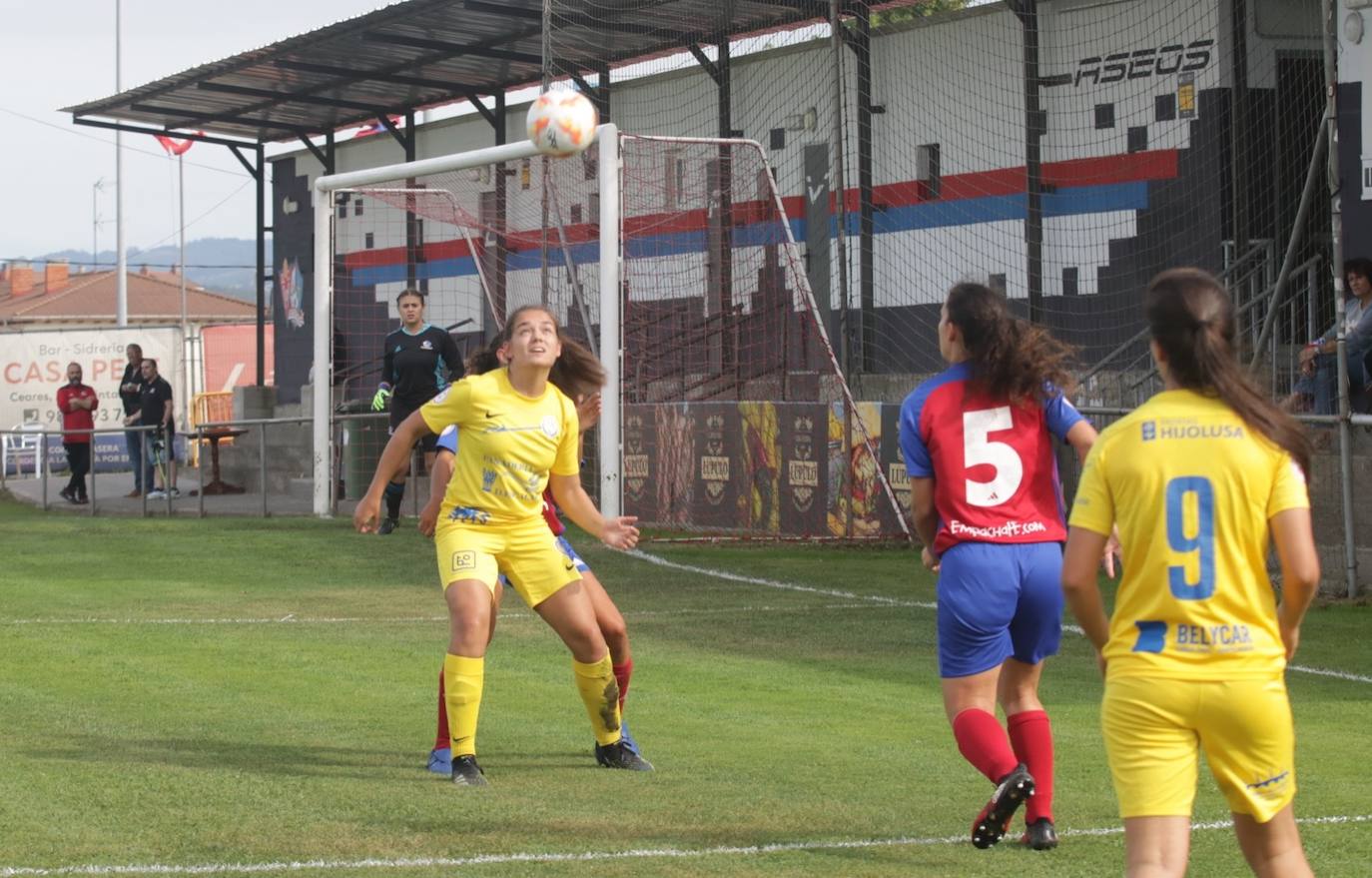 Fotos: Partido de fútbol femenino con el Olímpico de León