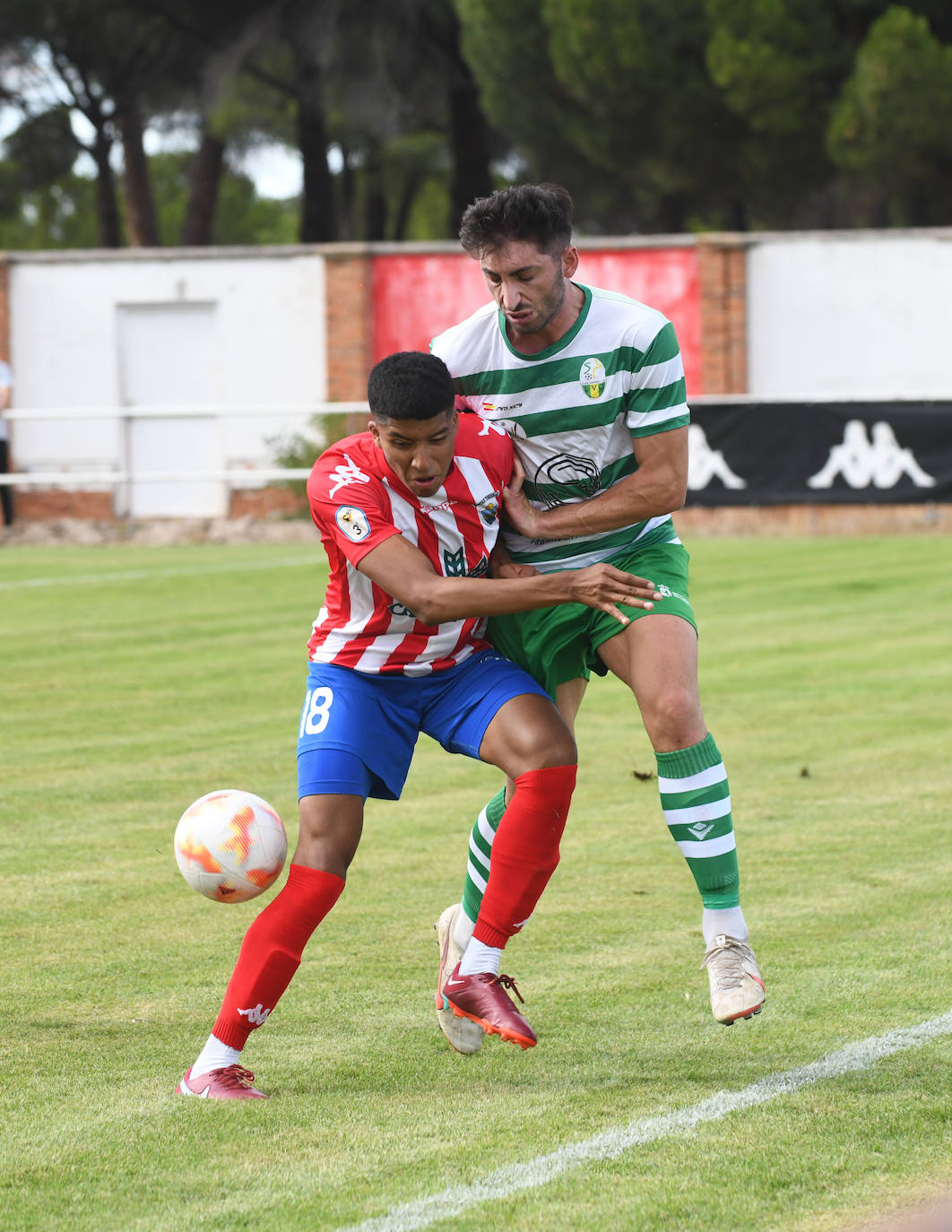 Fotos: Partido entre el Tordesillas y La Virgen