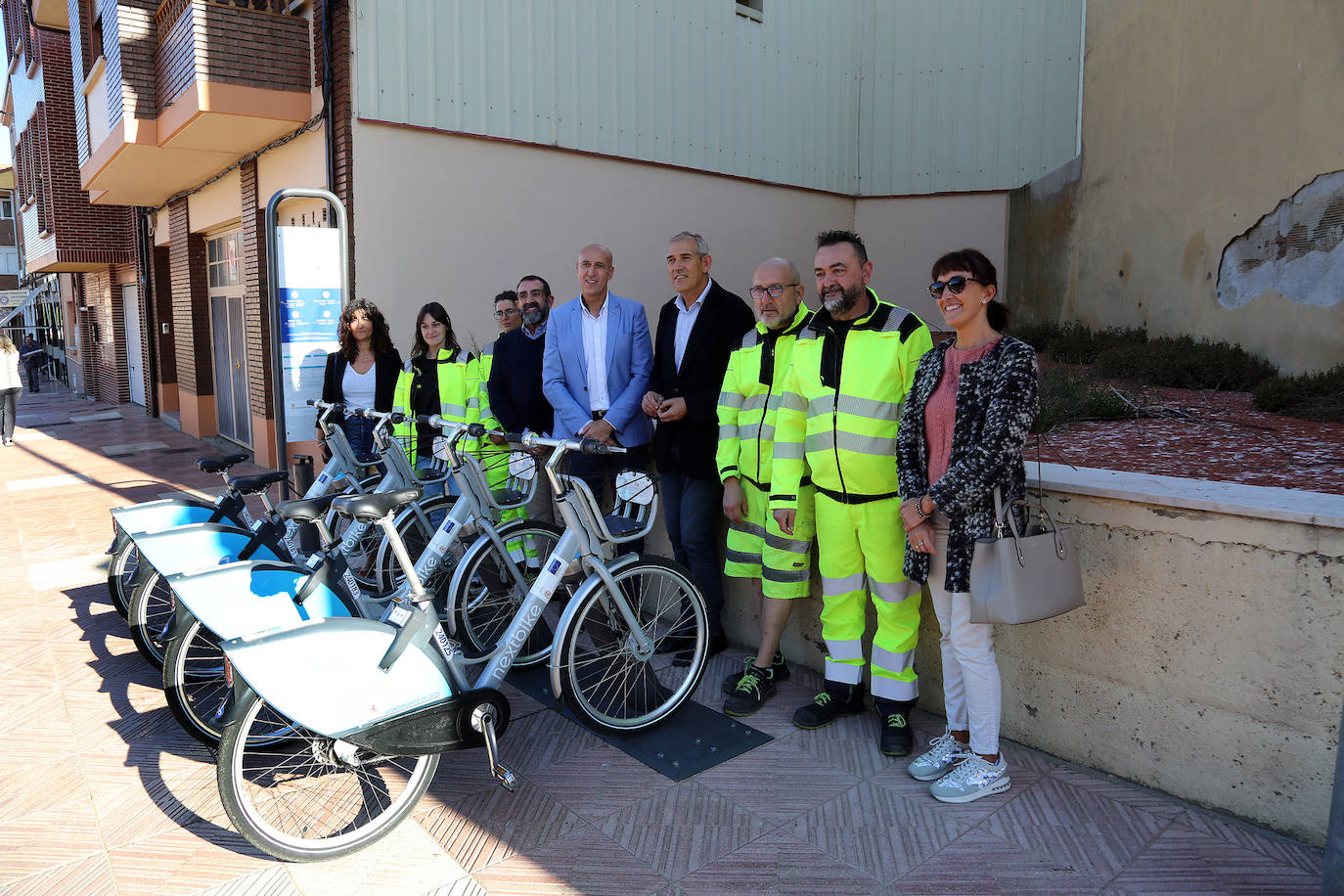 Presentación de la nueva estación de préstamo de bicicletas en Puente Castro.