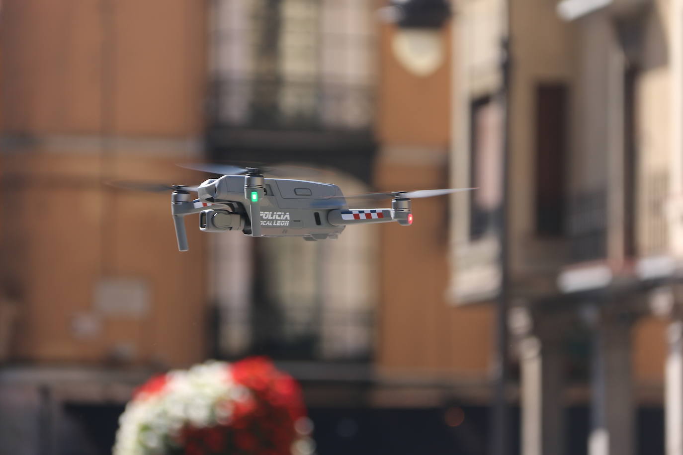 Primer vuelo en la capital de la Unidad de Drones de la Policía. 