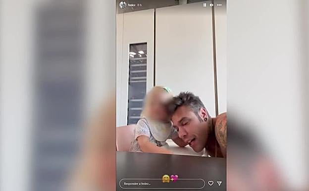Fedez y su hija Vittoria.
