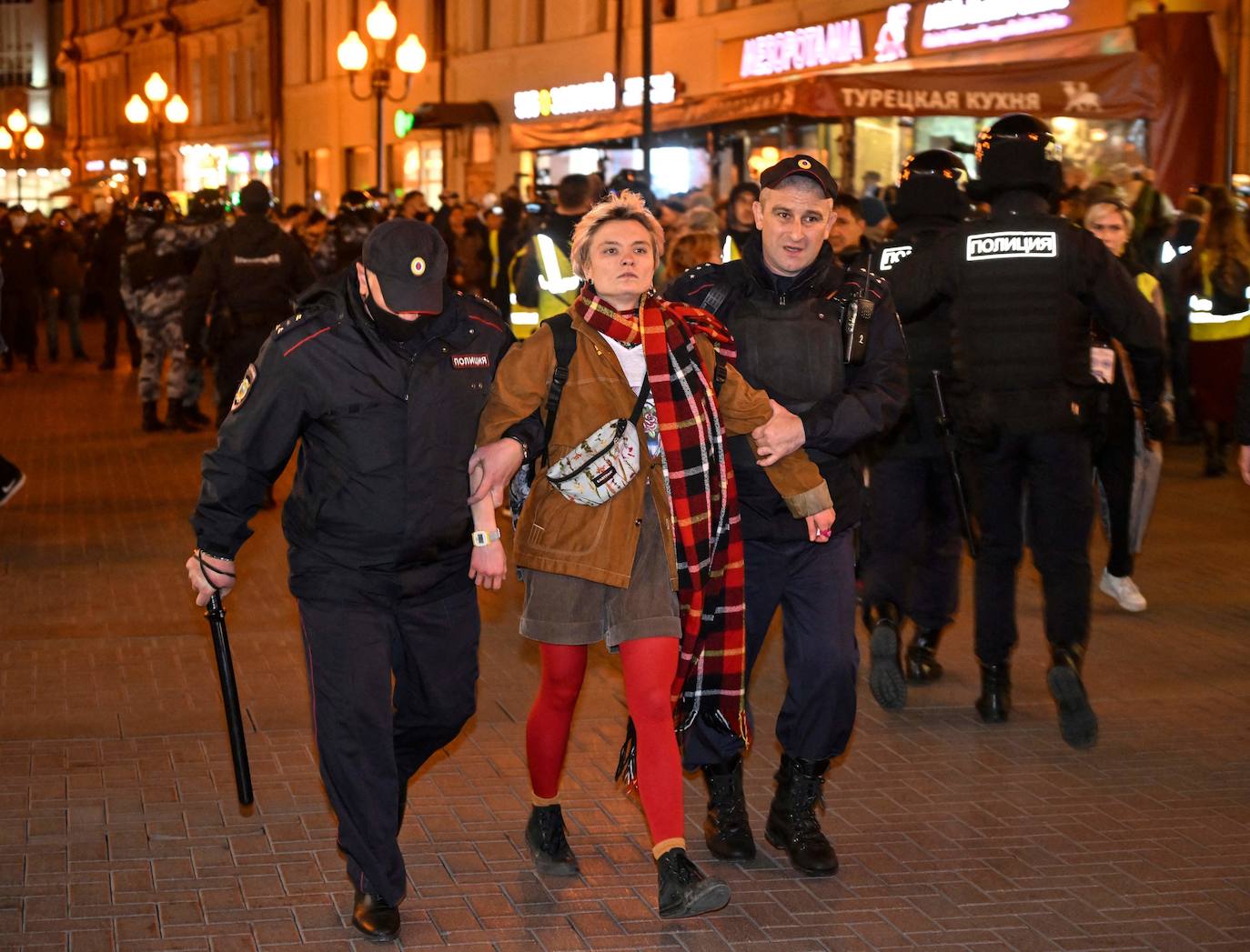 Fotos: Más de 350 detenidos en Rusia en protestas por la movilización de 300.000 reservistas para la guerra de Ucrania