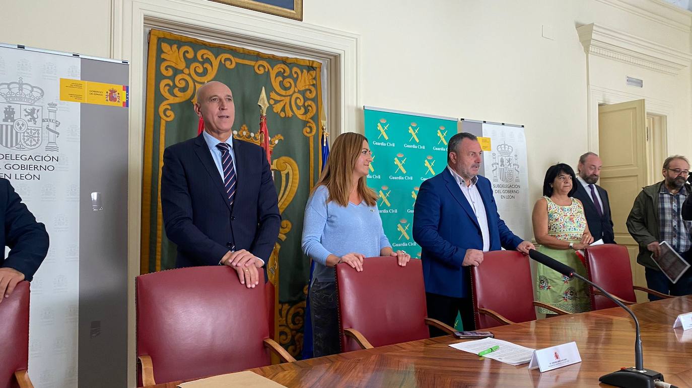 La delegada del Gobierno en Castilla y León, Virginia Barcones, presenta el programa de actividades para la semana institucional de la Guardia Civil 2022. También asisten el alcalde de León, José Antonio Diez; el presidente de la Diputación de León, Eduardo Morán; el subdelegado del Gobierno, Faustino Sánchez; la delegada territorial de la Junta de Castilla y León, Ester Muñoz, y el coronel jefe interino de la Comandancia de la Guardia Civil en León, Julio Gutiérrez. 