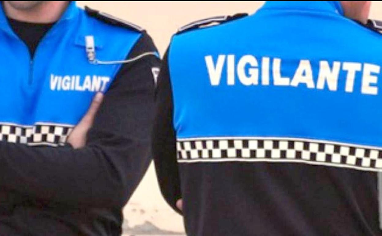 Los vigilantes municipales no podrán ser policías locales, según la sentencia del Tribunal Superior de Justicia de Castilla y León que esgrime argumentos de cualificación y procedimiento. 